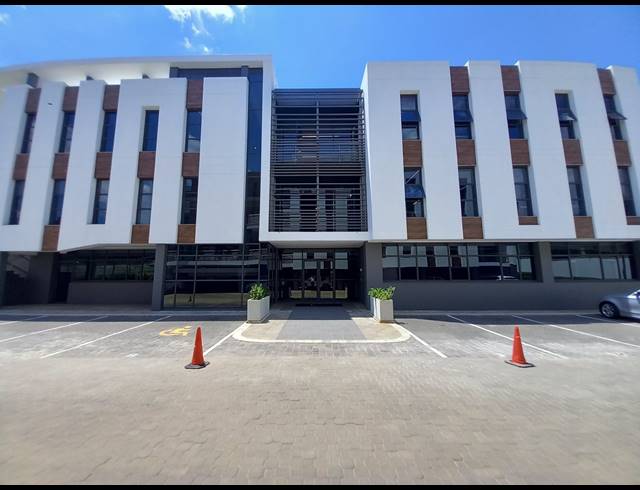 199M² OFFICE TO LET IN BRYANSTON